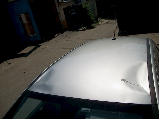 Повреждение крыши на большой площади Повреждение крыши на большой площади