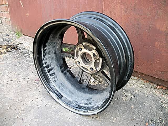 Ремонт диска рихтовкой и аргонной сваркой Ремонт диска рихтовкой и аргонной сваркой