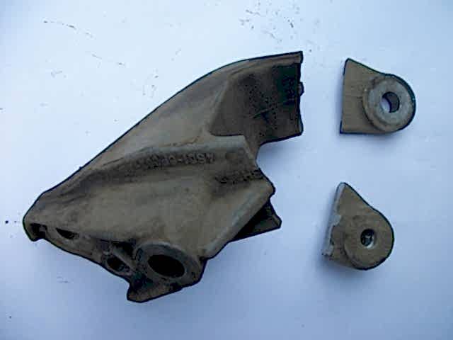 Алюминиевый кронштейн разбит в результате аварии Алюминиевый кронштейн разбит в результате аварии