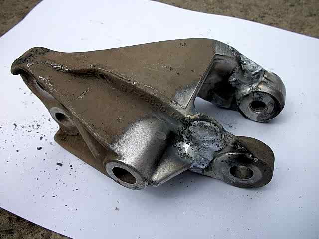 Ремонт алюминиевого кронштейна аргонной сваркой Ремонт алюминиевого кронштейна аргонной сваркой