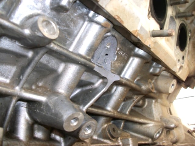 Пробоина в блоке двигателя Ауди А6 Пробоина в блоке двигателя Ауди А6