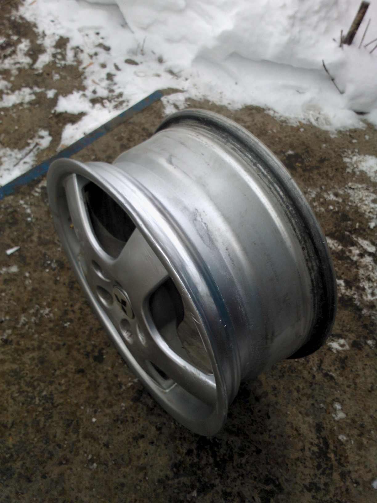 Аргонная сварка, правка литого диска Аргонная сварка, правка литого диска