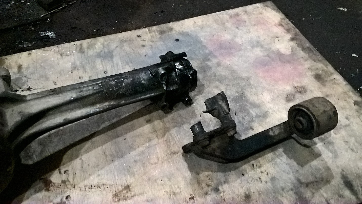 Отломилось крепление от корпуса коробки Сузуки Отломилось крепление от корпуса коробки Сузуки