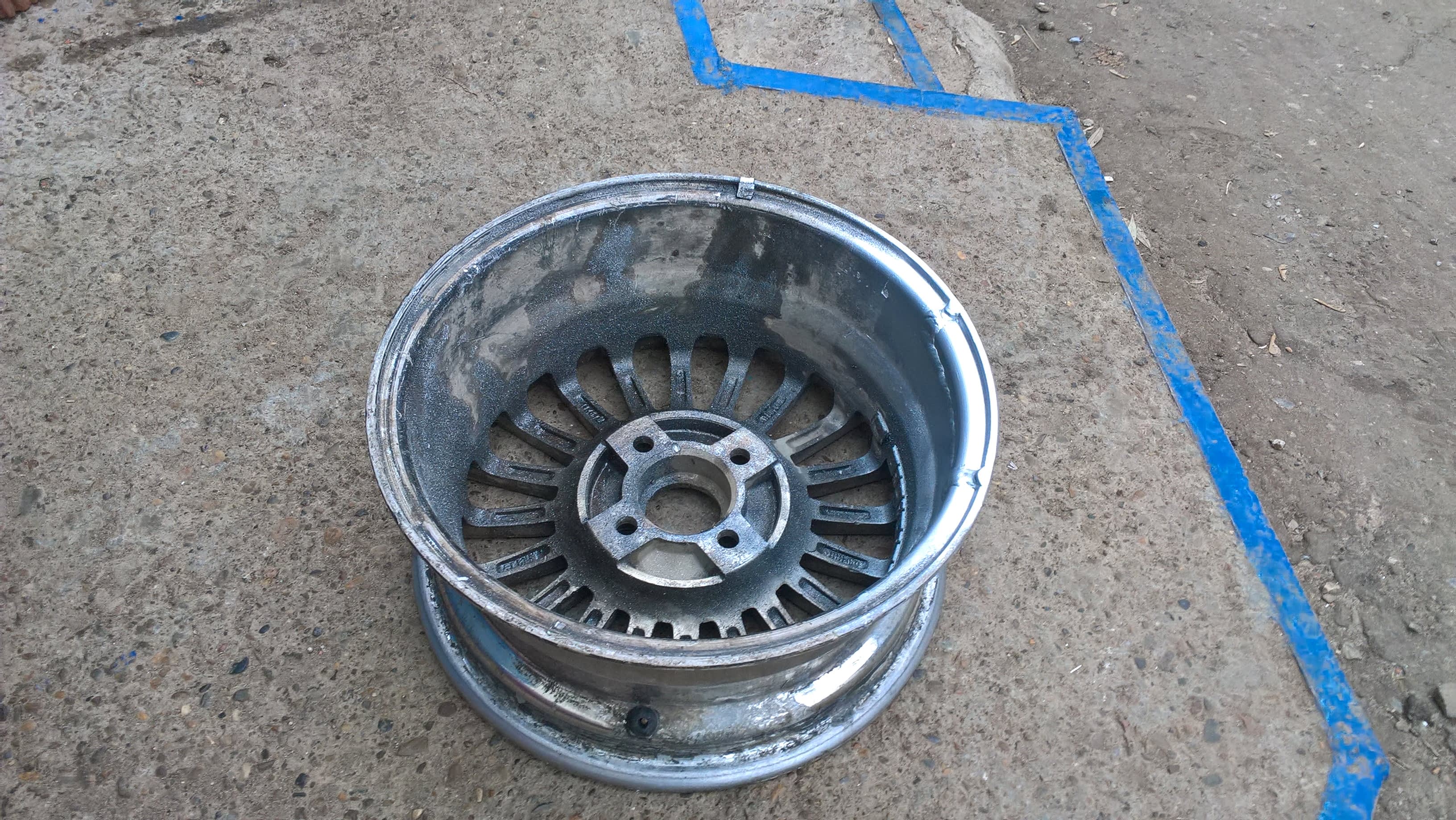 Ремонт литого диска аргонной сваркой Ремонт литого диска аргонной сваркой