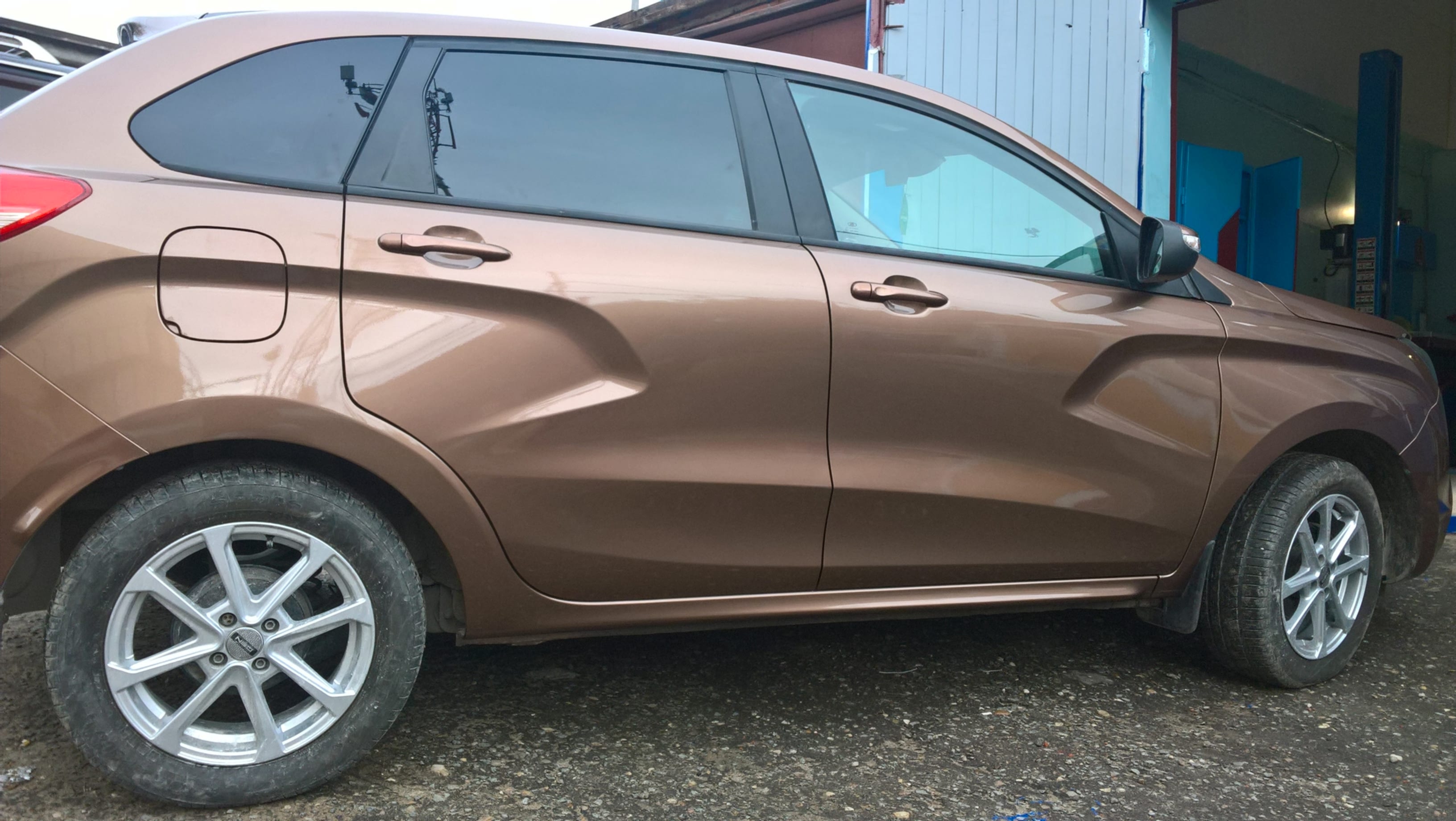 Замена задней двери Замена задней двери