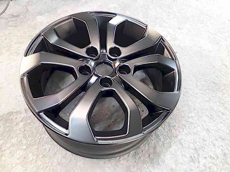 Покраска литого диска в черный матовый цвет Покраска литого диска в черный матовый цвет