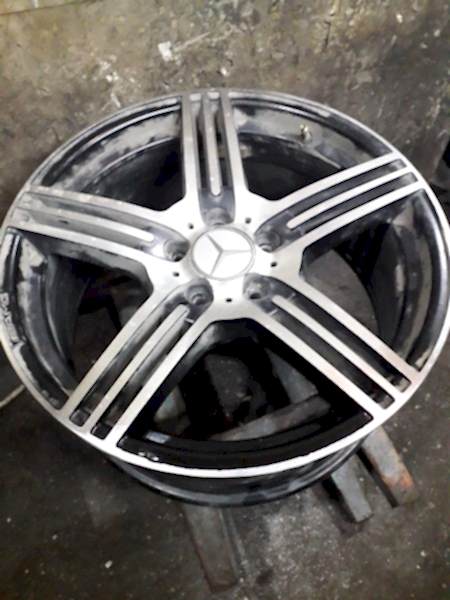 Ремонт диска аргонной сваркой с частичной покраской Ремонт диска аргонной сваркой с частичной покраской