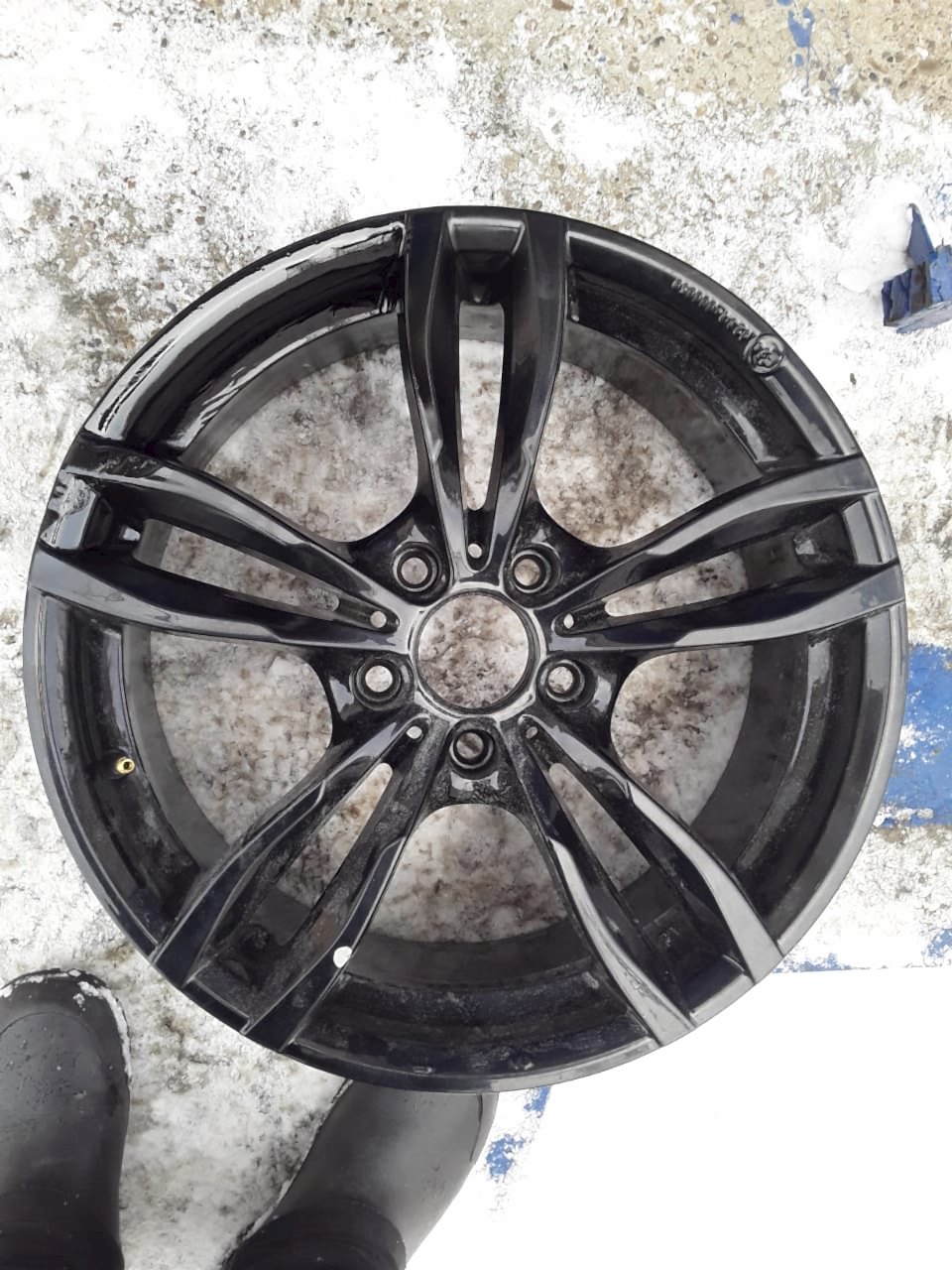 Ремонт литого диска аргонной сваркой Ремонт литого диска аргонной сваркой